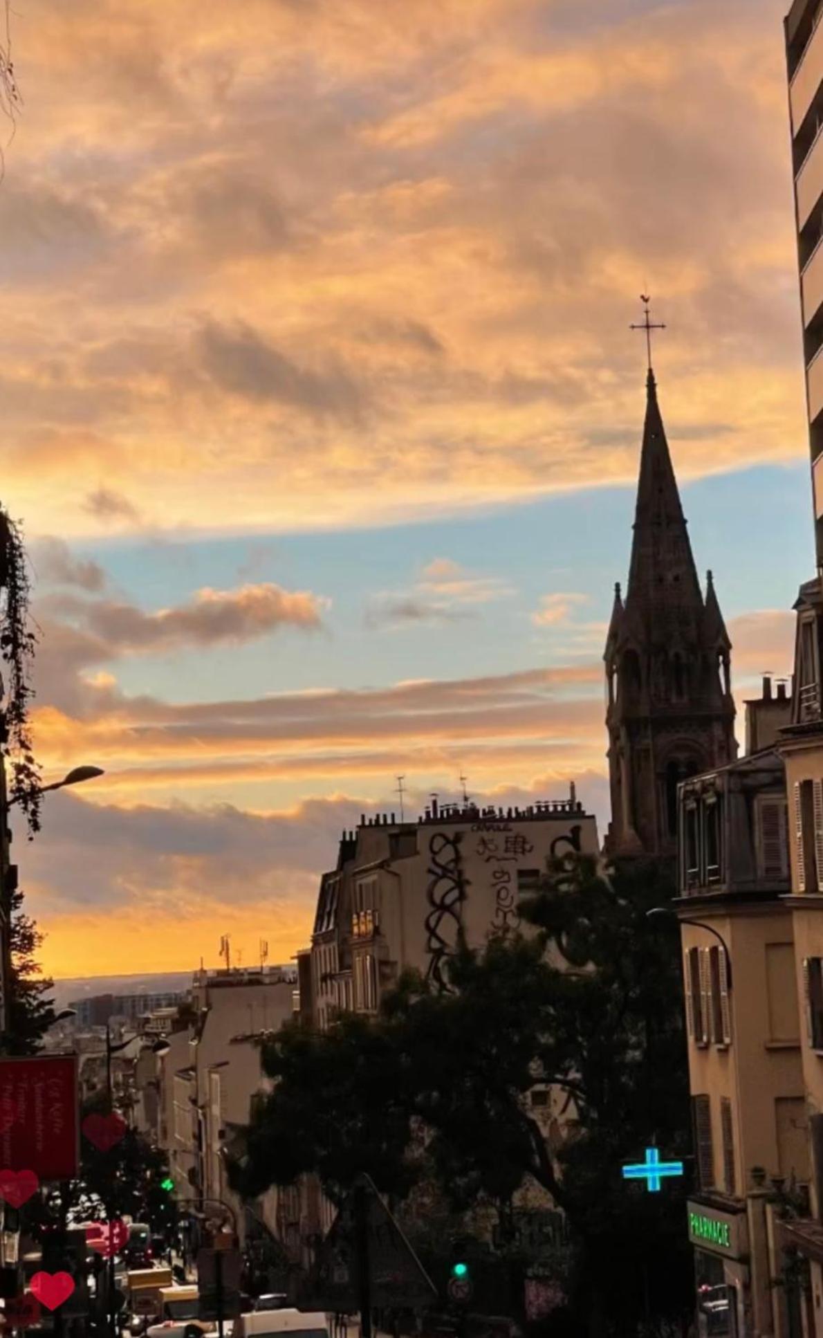 Chez Les Artistes De Menilmontant Apartamento Paris Exterior foto